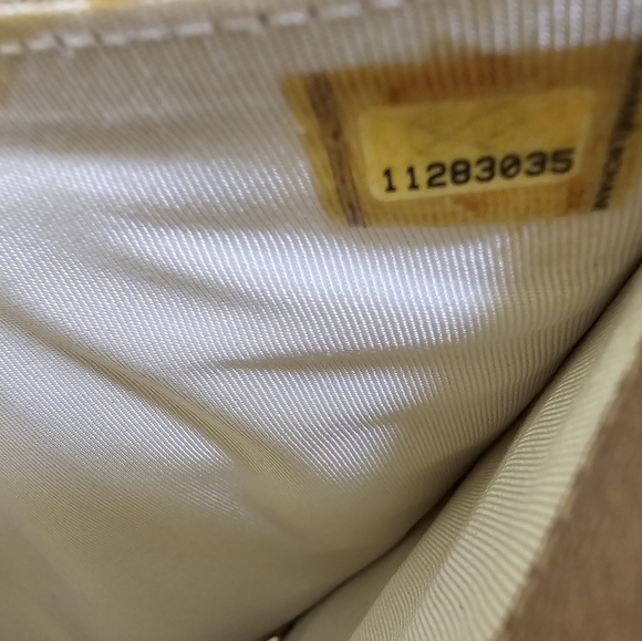 🎉🎉HOST PICK🎉🎉CHANEL Bicolore CC Logo Metallic Leather Long Trifold Wallet - Picture 9 of 16